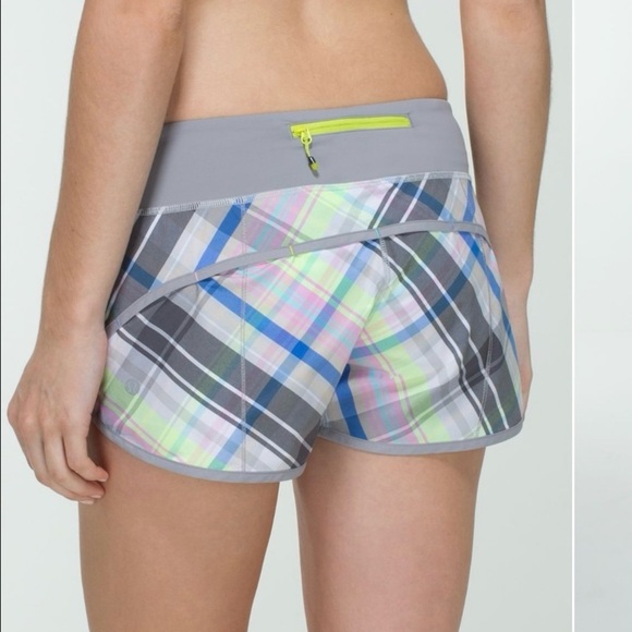 Lululemon Run: Speed Short *2-way 
Stretch Size 6 - Picture 2 of 13